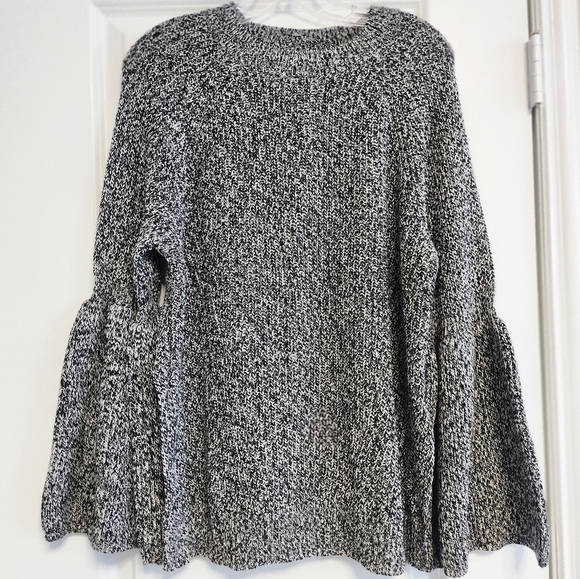 G by Giuliana Gray and White Crew Neck Sweater Size Medium - Picture 1 of 4